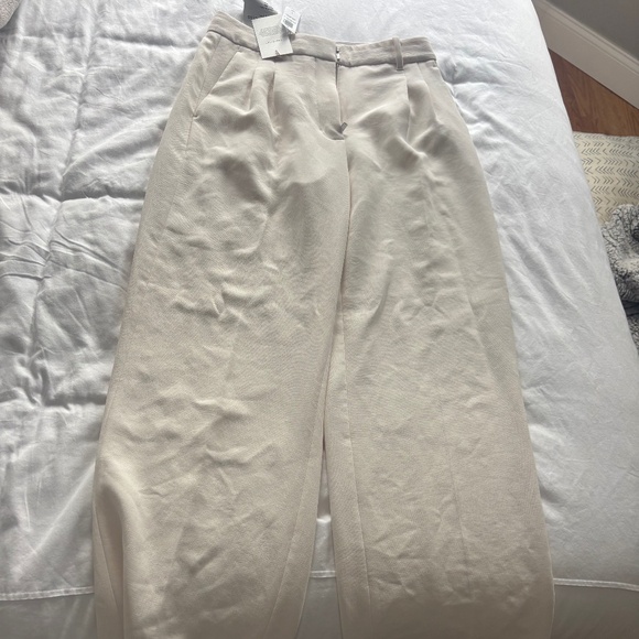 Aritzia effortless pants cream - Picture 1 of 4